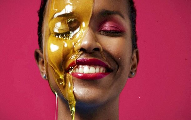 Мед полезен для лица