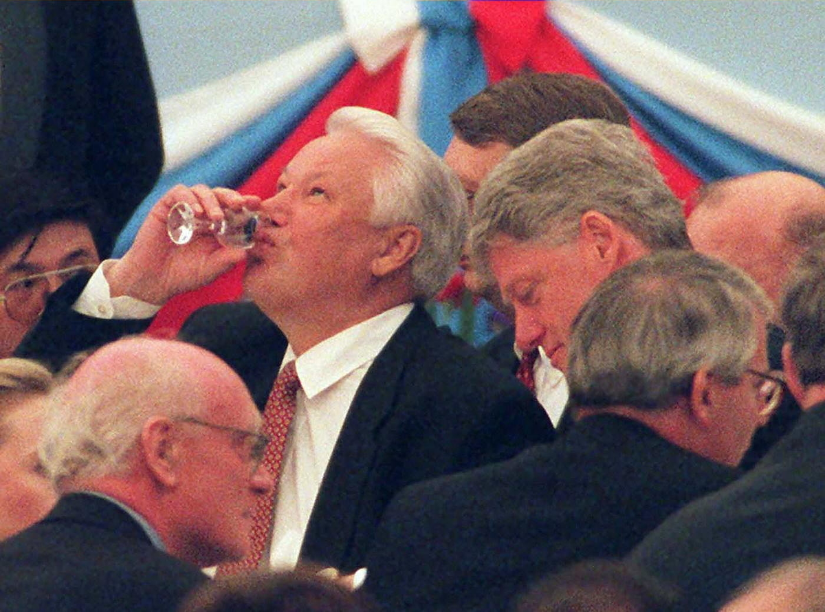 Борис Ельцин на приеме глав государств в Кремле. 9 мая 1995 года. 