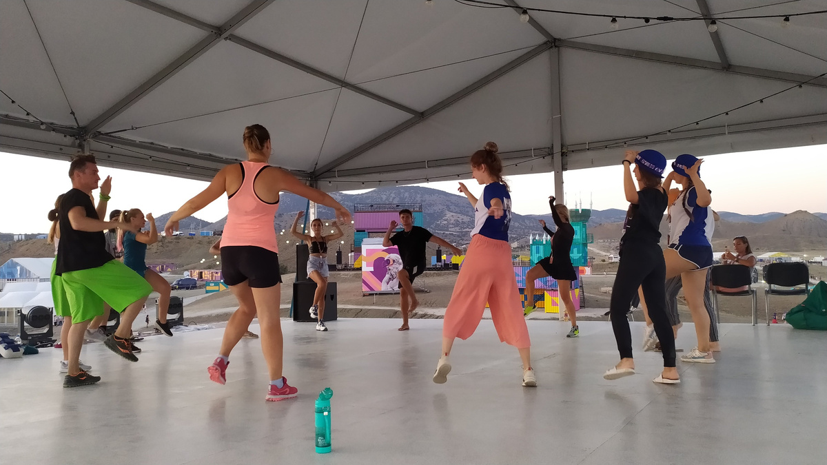 Танцы на фестивале «Таврида-АРТ» // Туристический портал Республики Крым, Евгения Мартыненко