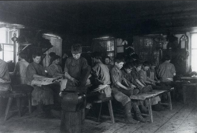 Мастерская по изготовлению валенок, 1900-е гг.