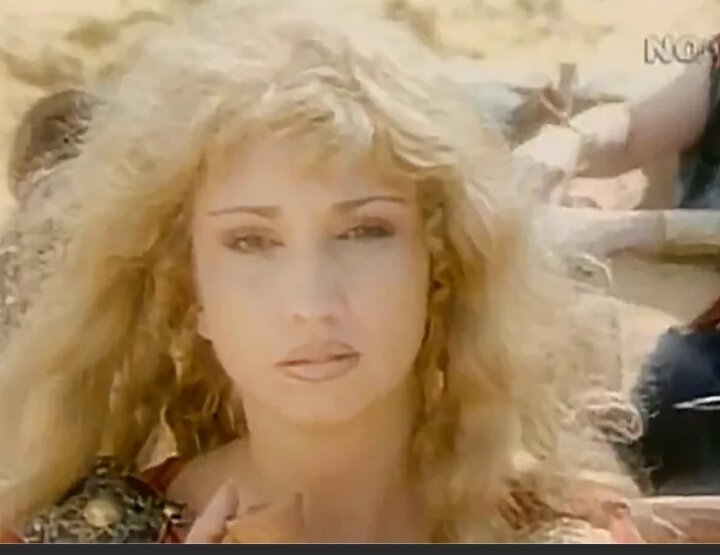 Ирина Аллегрова в клипе "Я тебя отвоюю".