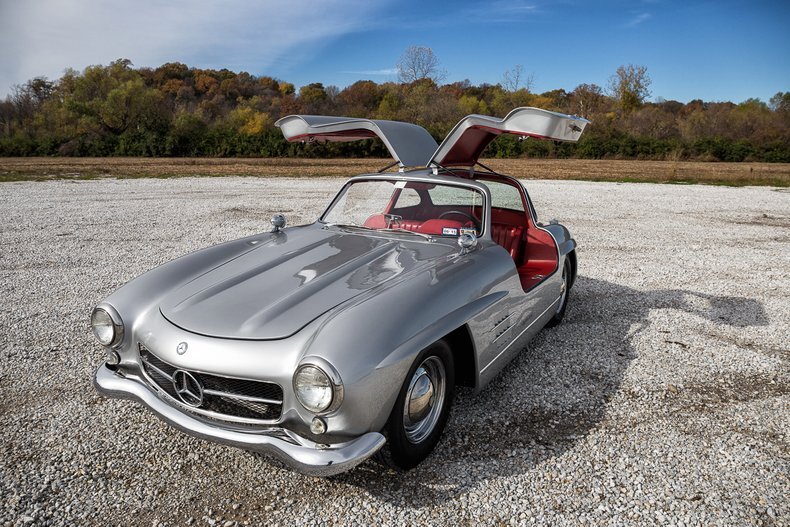 Mercedes-Benz 300 SL Gullwing (1955).