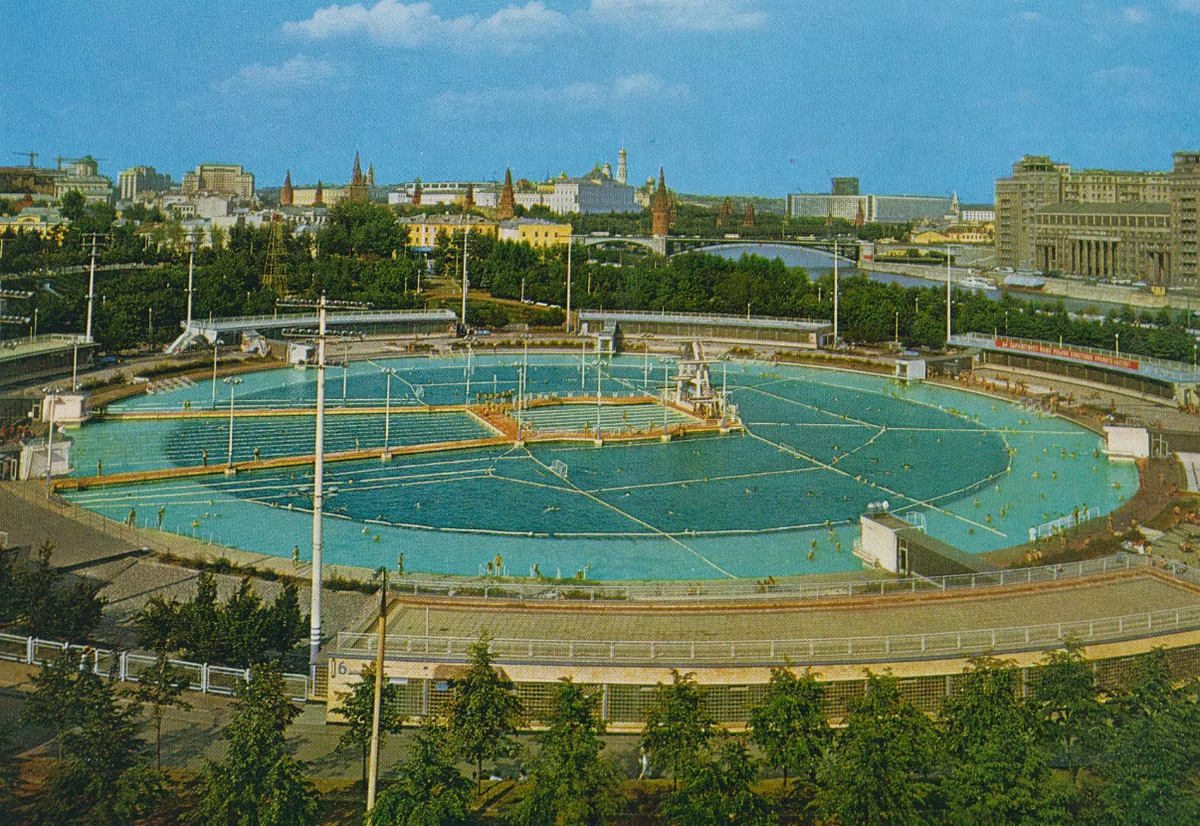 Бассейн "Москва" в начале 60-х годов. Фото из интернета.