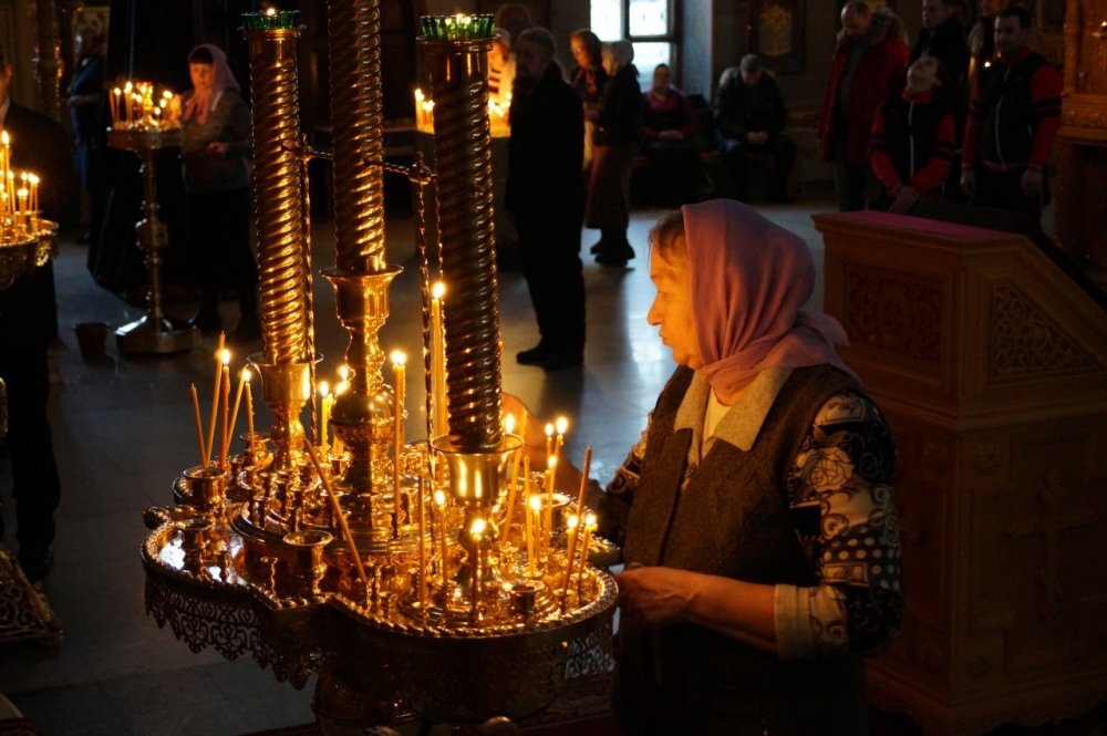 Свечка в церкви за здравие