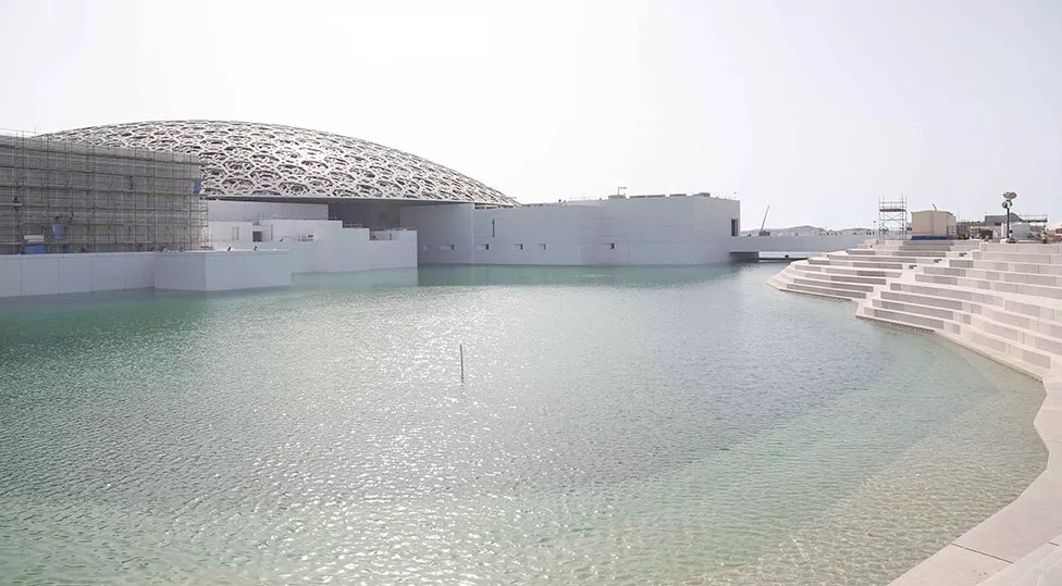 Лувр Абу-Даби в Абу-Даби, ОАЭ (2017, Ж.Нувель) 