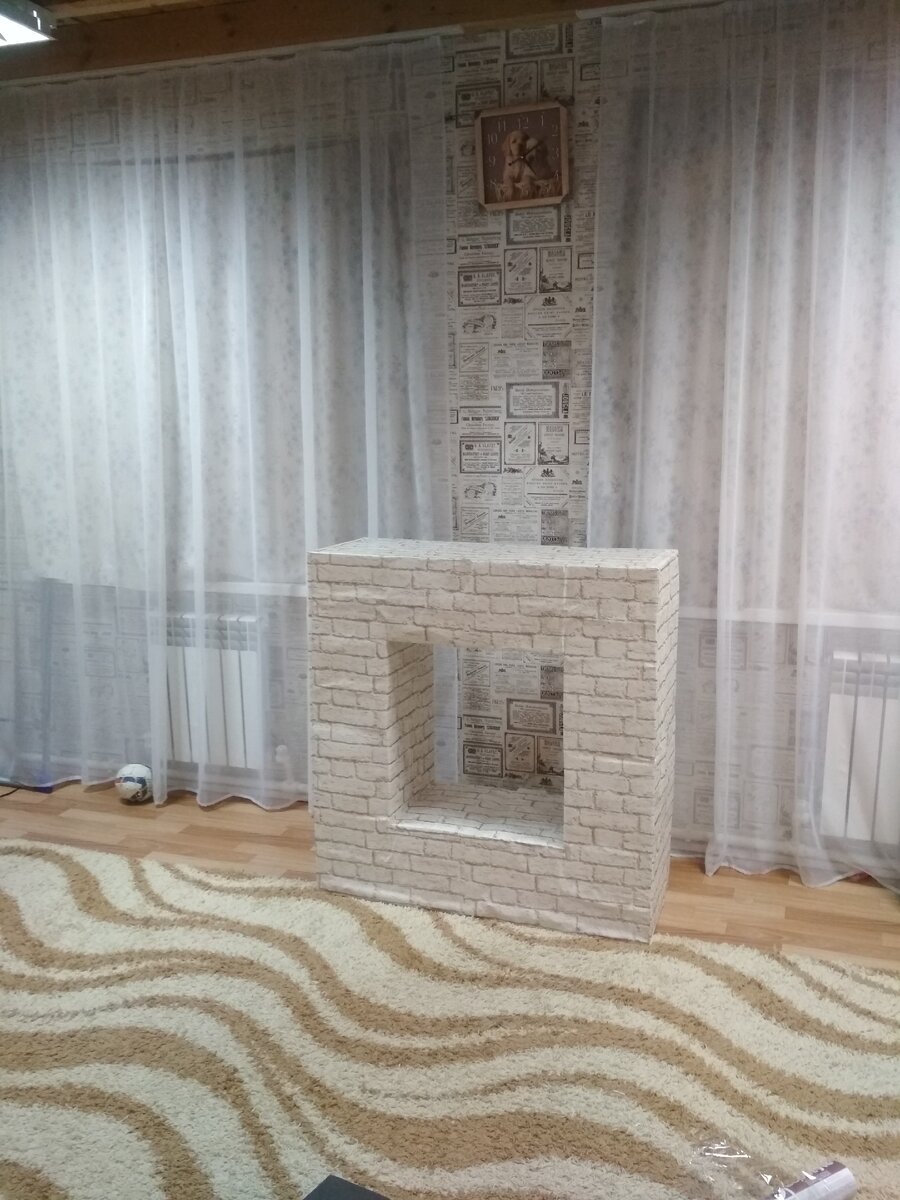 Уже с кирпичами.