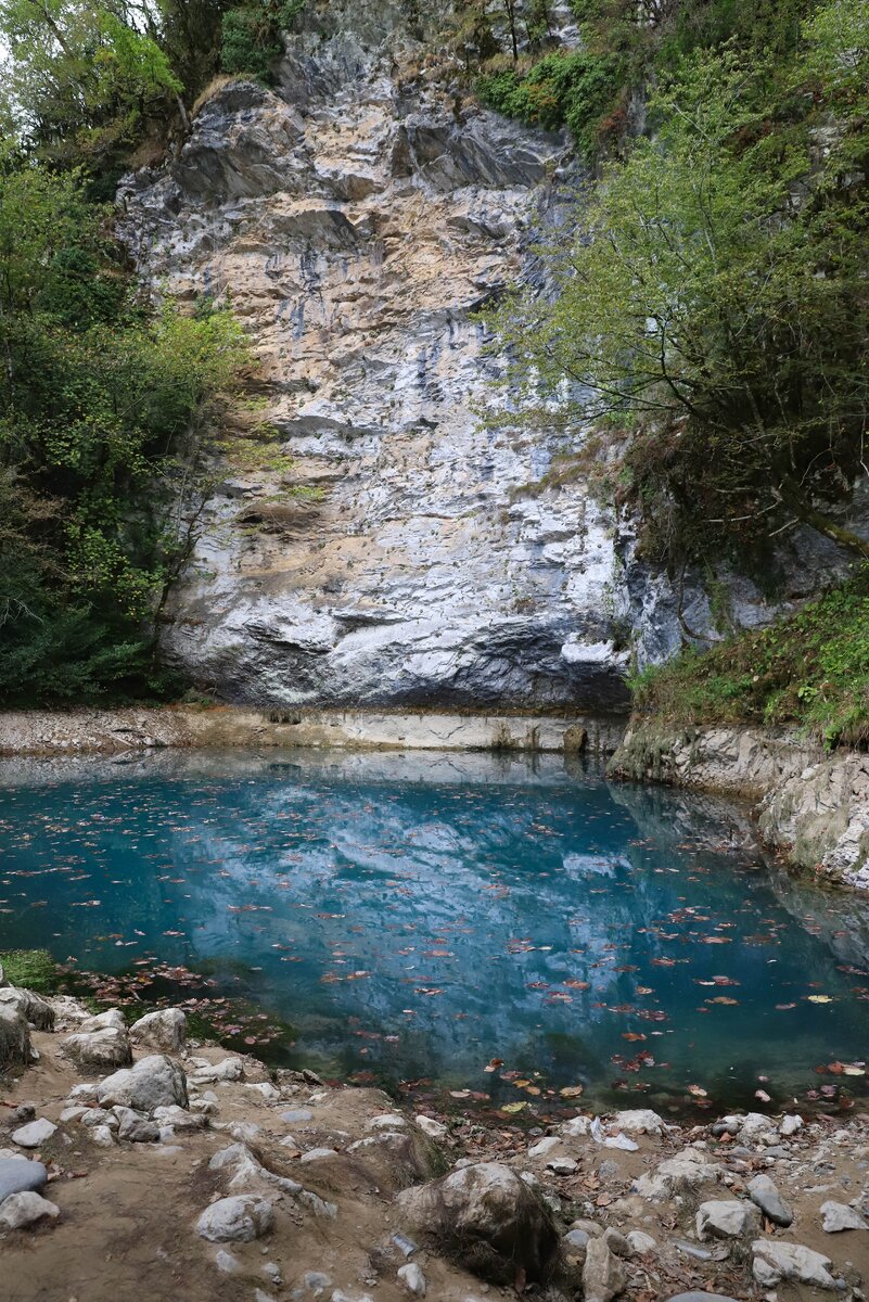 Голубое озеро