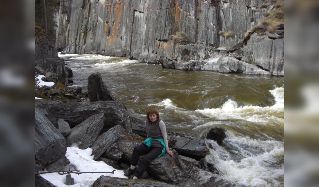 А это переродившийся человек (то бишь я), готовый нестись навстречу приключениям, как этот горный поток )