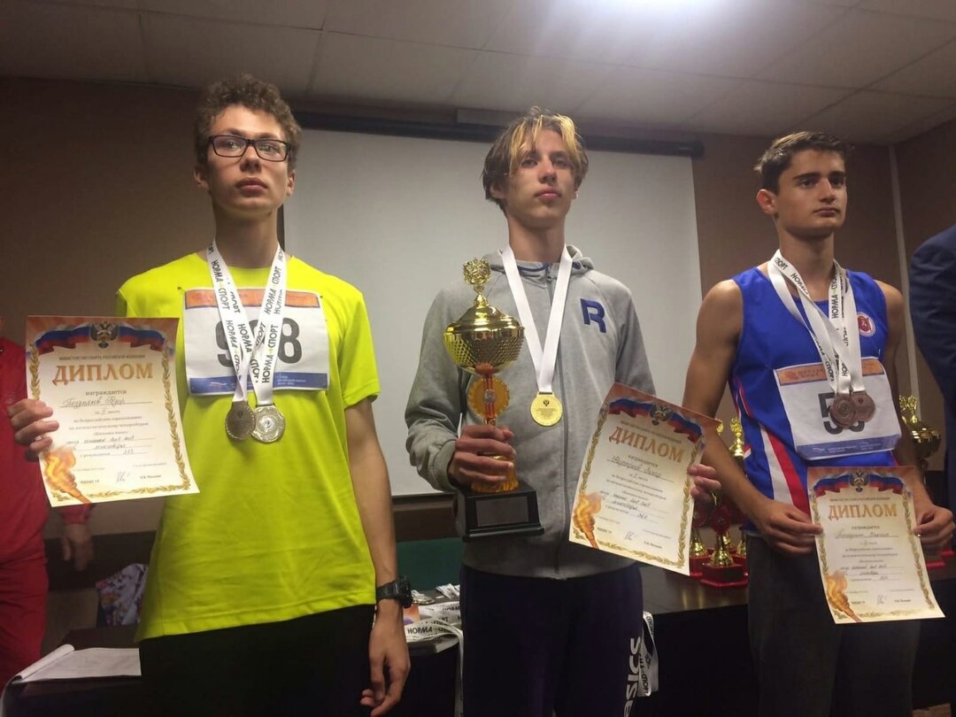 Максим Топтуненко (справа). Фото: пресс-служба Минспорта Крыма