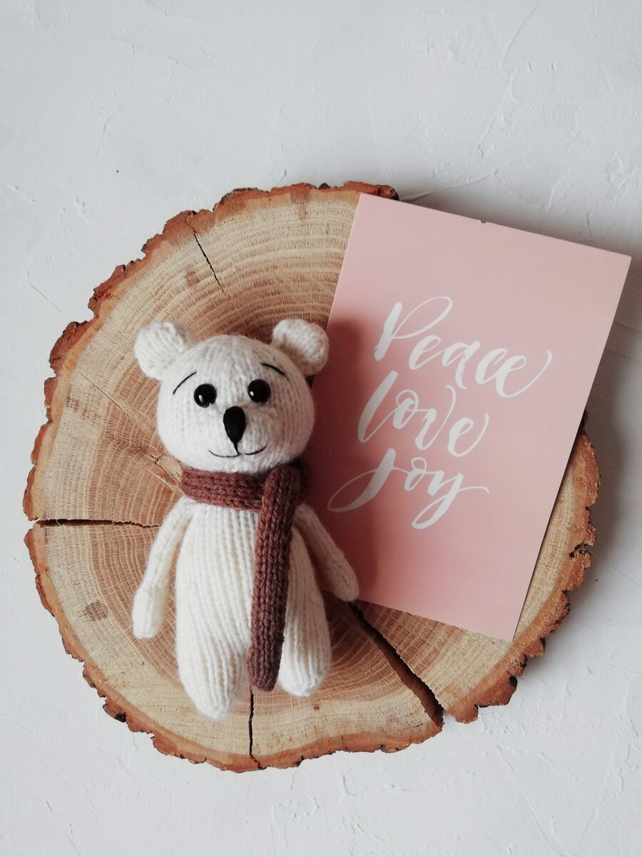 Мишка связан спицами на подарок 