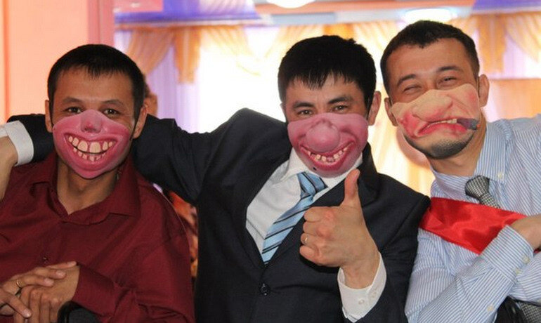 это мордомаски для конкурсов, и они до сих пор хорошо продаются Х)