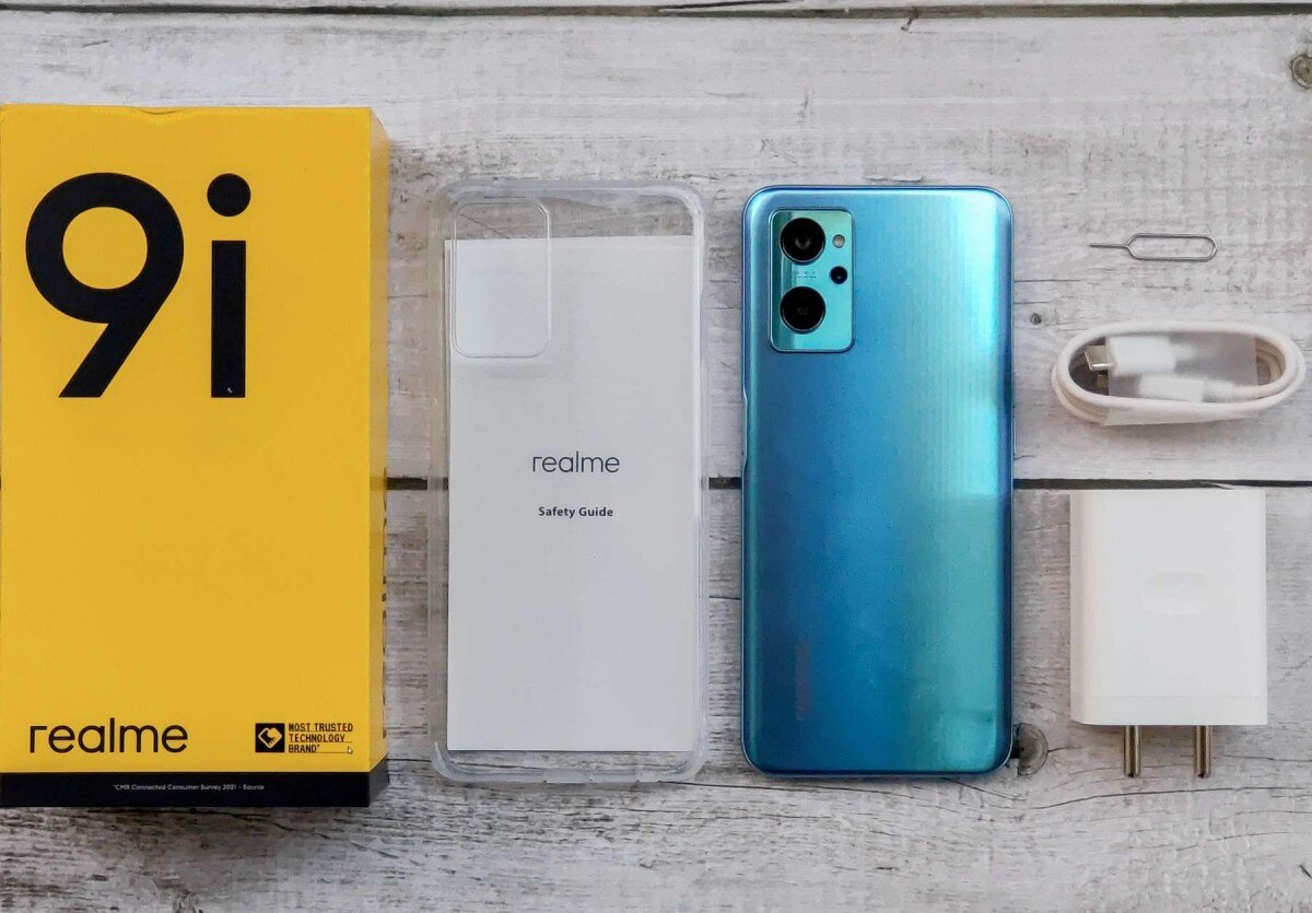 У Realme 9i яркий дизайн. Фото: gsmarena.com