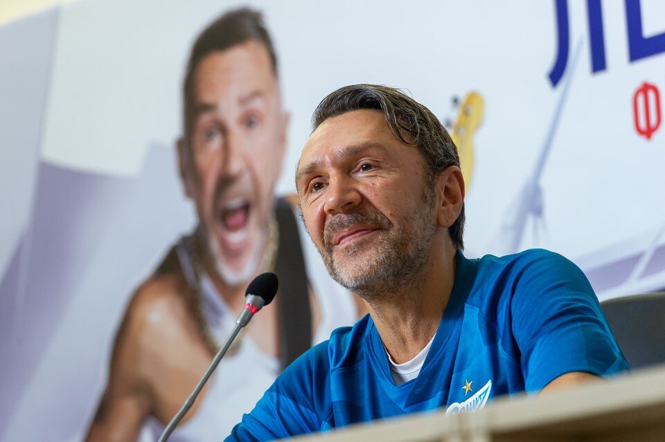     Шнуров назвал фейком фотографию из ЛНР Олег ЗОЛОТО