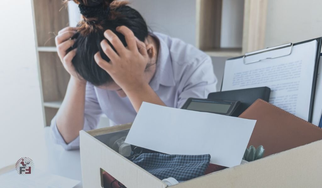 "Меня подставил коллега": молча уволиться или добиваться справедливости