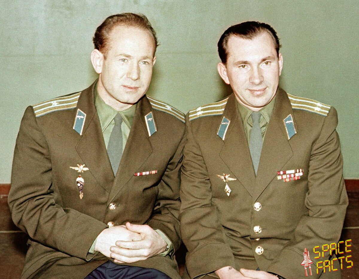 Алексей Леонов (1934 - 2019 гг.) и Павел Беляев (1925 - 1970 гг,)