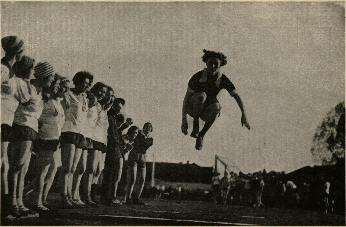 В начале 1928 года. Всесоюзная спартакиада 1928. Первая спартакиада народов СССР 1928. Спартакиада СССР 1928. Всесоюзная спартакиада 1928 легкая атлетика.