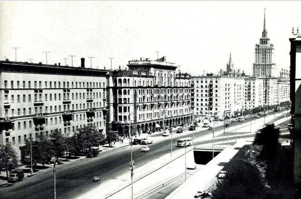 Дорогомиловский  туннель и фото середины 60-х. Источник: www.pastvu.ru
