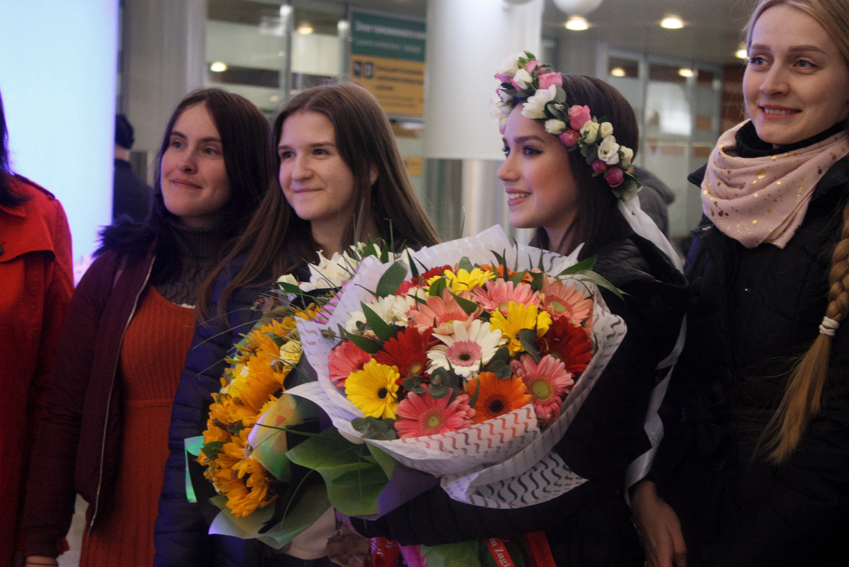 Встреча Алины в аэропорту после чемпионата мира