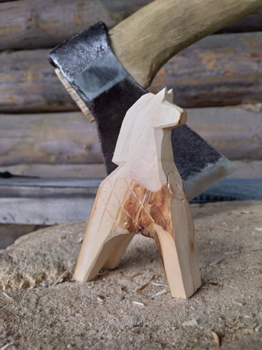 не хватает только мочальных гривы и хвоста