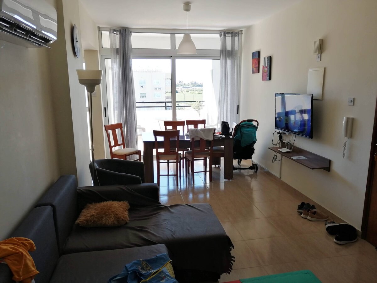 Гостиная. Вид из коридора спален