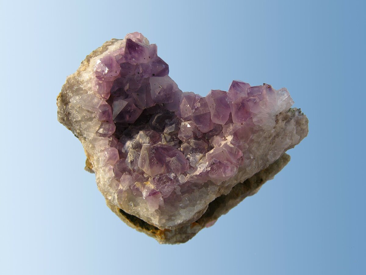 https://pixabay.com/ru/photos/%D0%B0%D0%BC%D0%B5%D1%82%D0%B8%D1%81%D1%82-%D1%81%D0%B8%D0%BD%D0%B8%D0%B9-%D0%BF%D1%83%D1%80%D0%BF%D1%83%D1%80%D0%BD%D1%8B%D0%B9-%D1%84%D0%B8%D0%BE%D0%BB%D0%B5%D1%82%D0%BE%D0%B2%D1%8B%D0%B9-242337/
