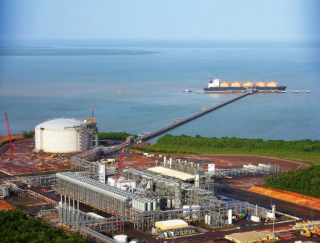 Завод по сжижению газа. Фото: Centre for Liquefied Natural Gas, www.rigzone.com