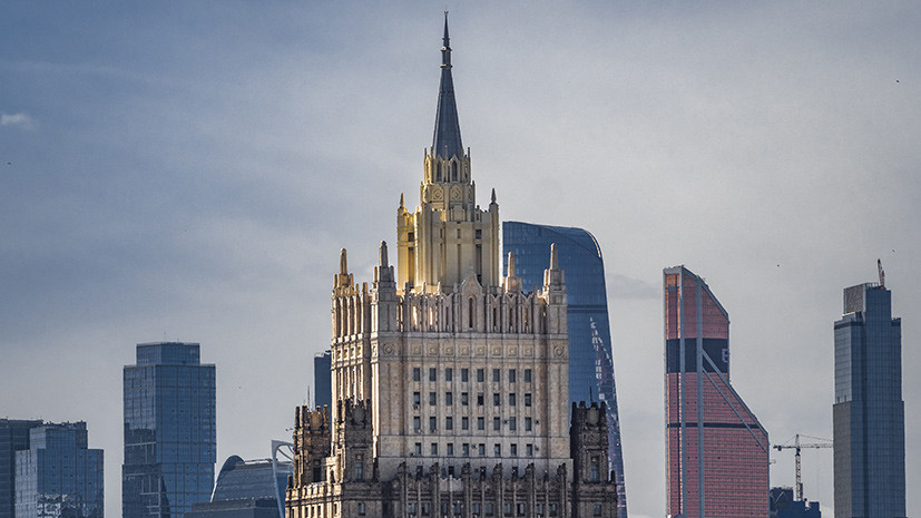 Посол Ирана в Москве Мехди Санаи приглашён в МИД России в связи с задержанием в Тегеране российской журналистки Юлии Юзик. Об этом сообщила официальный представитель российского МИД Мария Захарова.