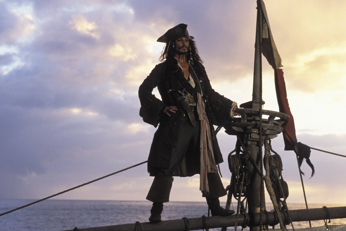 Кадр из фильма "Пираты Карибского моря: Проклятие Черной жемчужины" 2003 г.