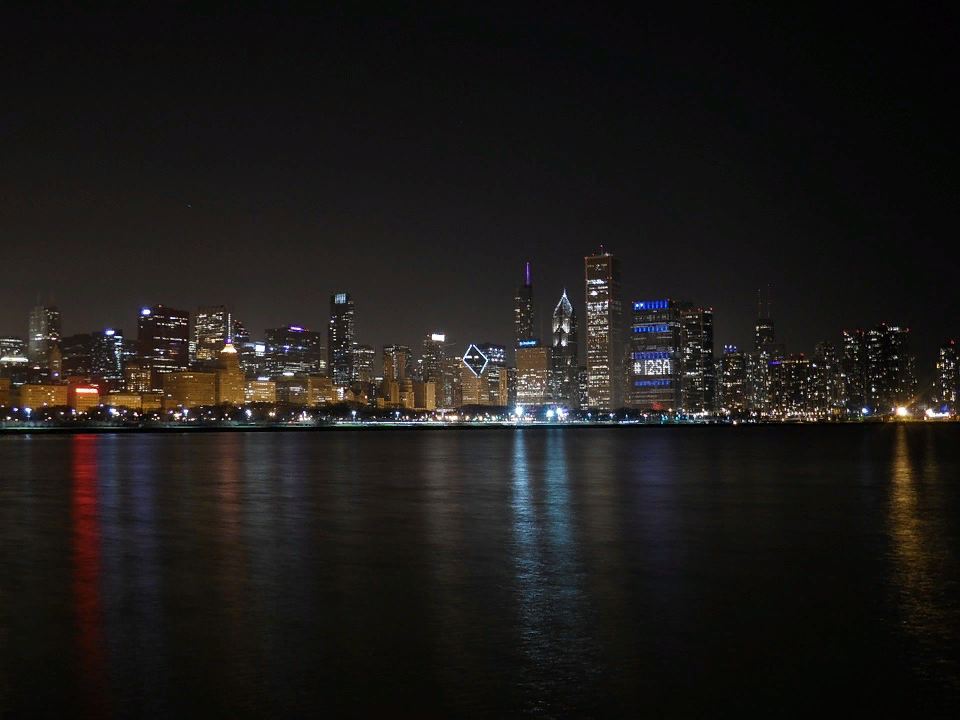 https://cdn.pixabay.com/photo/2013/01/17/23/05/chicago-75297_960_720.jpg