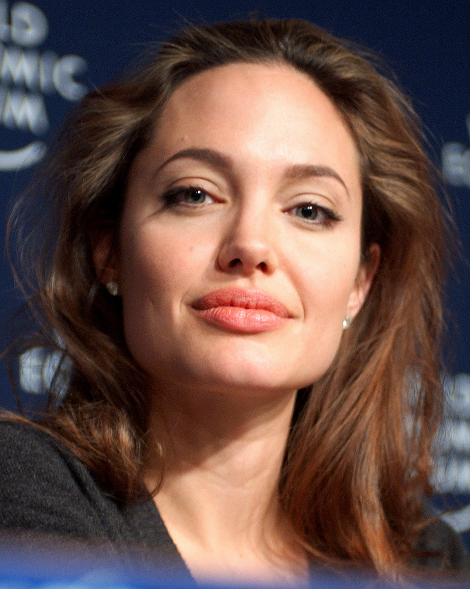 https://upload.wikimedia.org/wikipedia/commons/4/48/Jolie.png