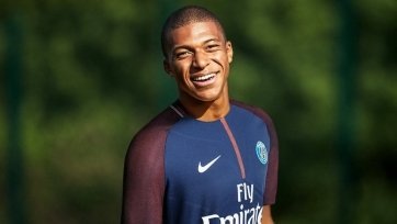 Фото: psg.frПо информации Manchester Evening News, главный тренер «Манчестер Сити» Пеп Гвардиола определился с главной целью в летнее трансферное окно. Испанский специалист намерен подписать форварда «ПСЖ» Килиана Мбаппе, которого уже ранее связывали слухи с переходом в «Реал».
