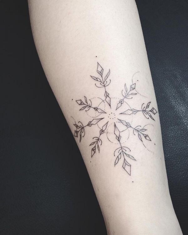 Tattoo • Значение тату: Снежинка