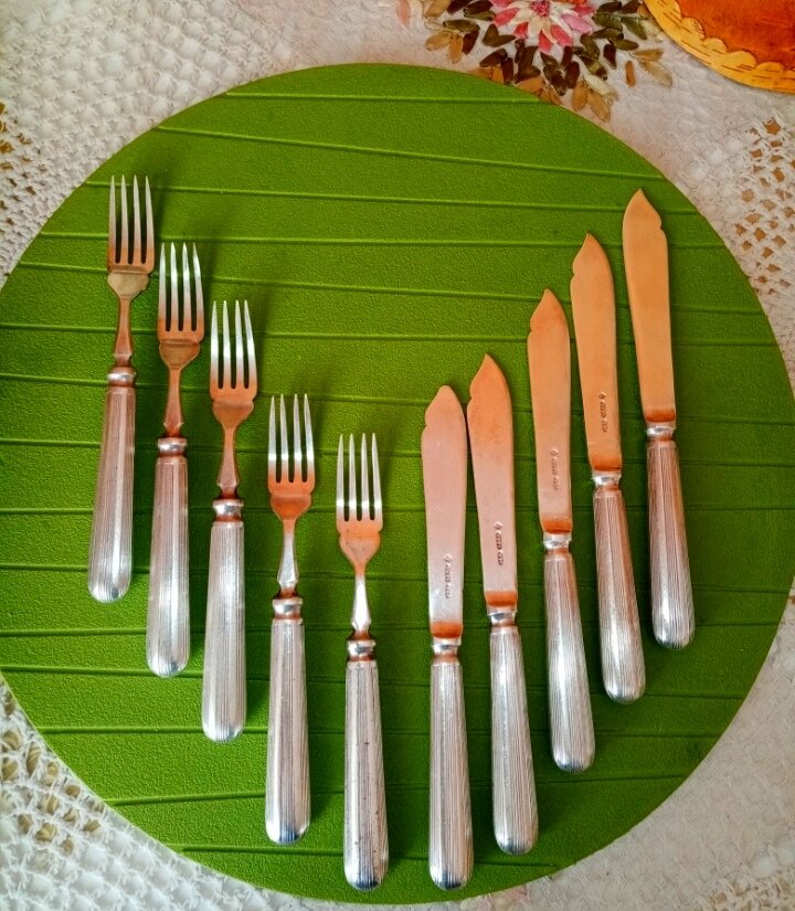 Приборы для рыбы, никель с посеребрением.