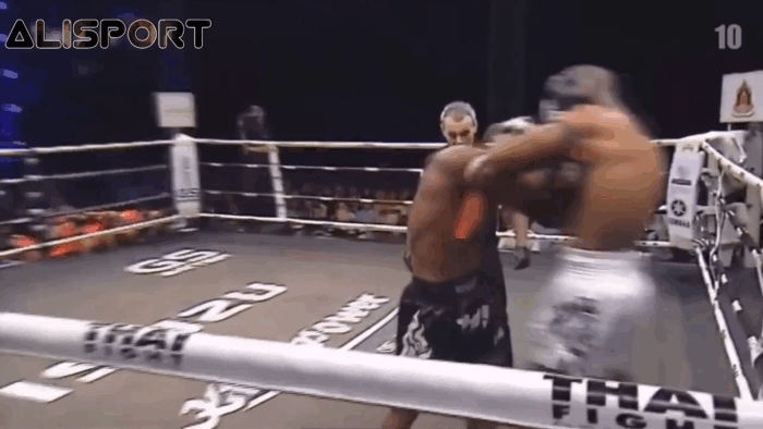 Удар по корпусу и противник готов оправиться на настил