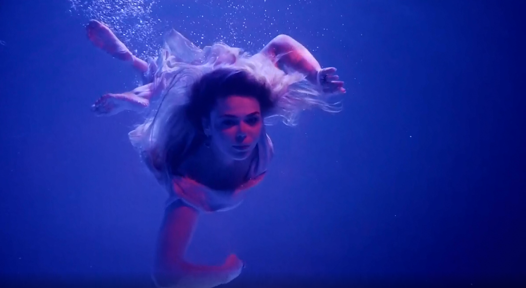 Скриншоты из клипа