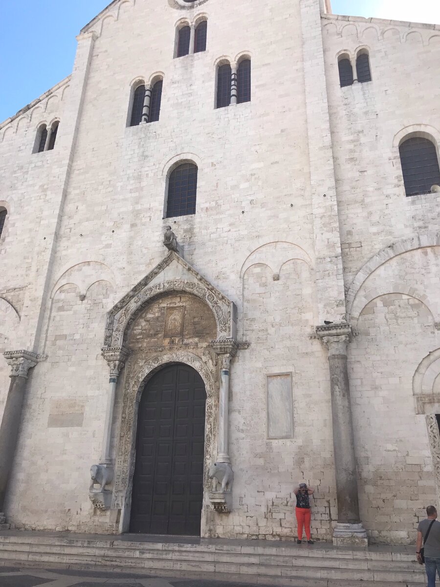 Базилика Святого Николая Чудотворца в городе Бари на юге Италии.