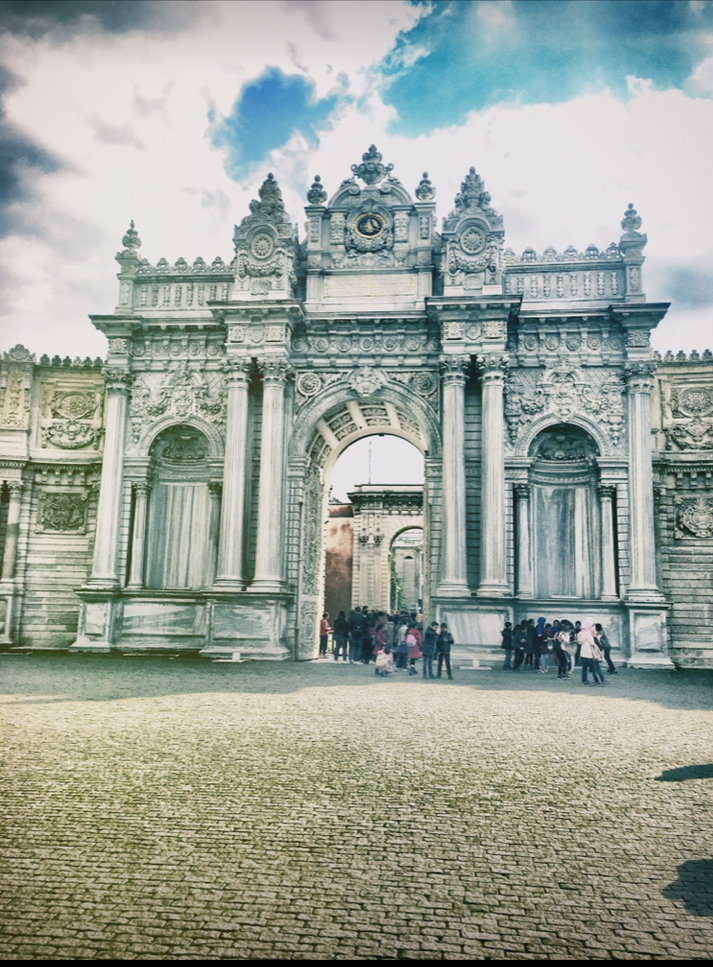 Дворец Долмабахче