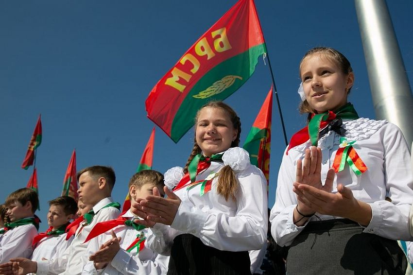 Молодежные объединения беларуси. Молодежь в Беларуси. БРПО БРСМ. БРСМ Беларусь. Детские и молодежные общественные организации в Республике Беларусь.