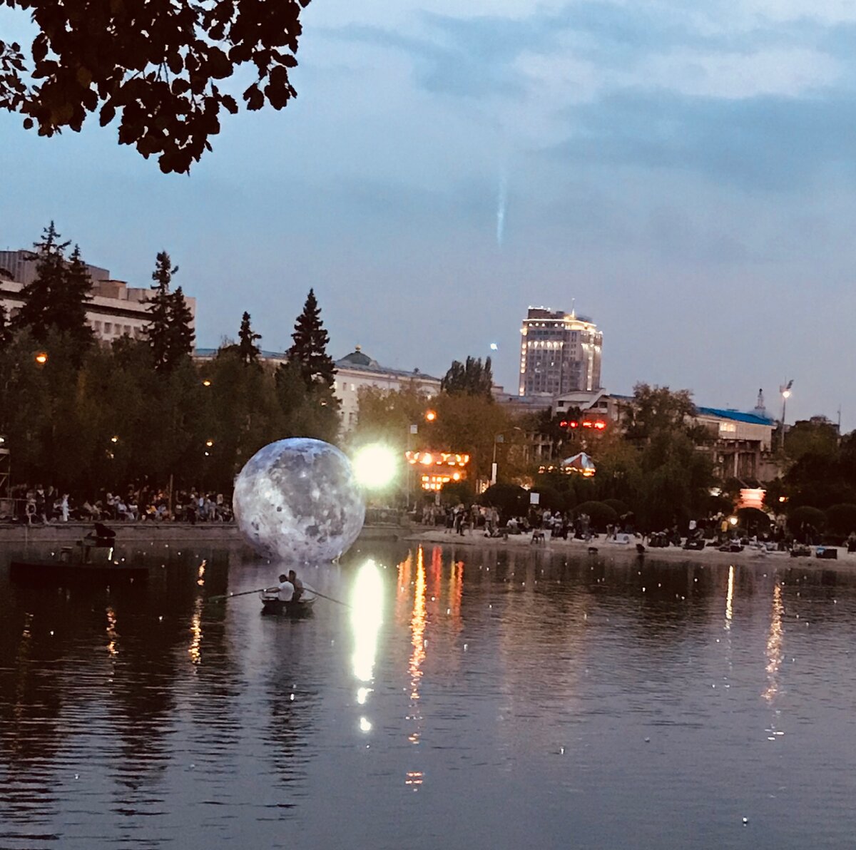 Луна такая непредсказуемая