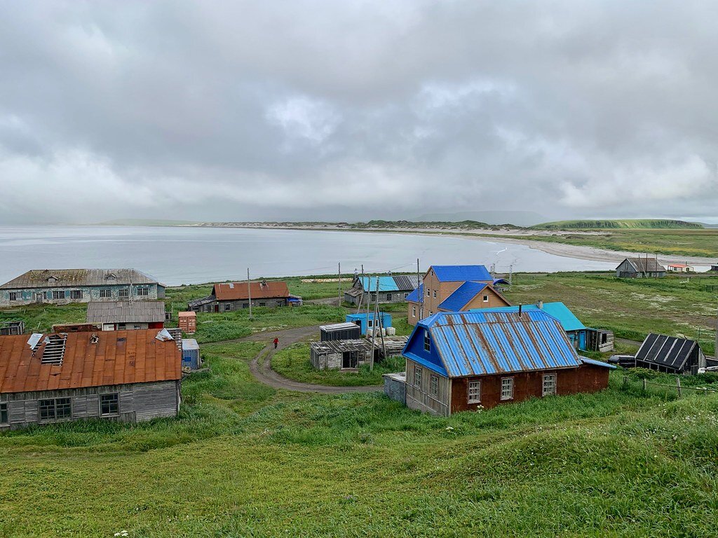 Никольское алеутский. Остров Беринга село Никольское. Село Никольское Командорские острова. Село Никольское остров бери. Командорские острова остров Беринга село Никольское.