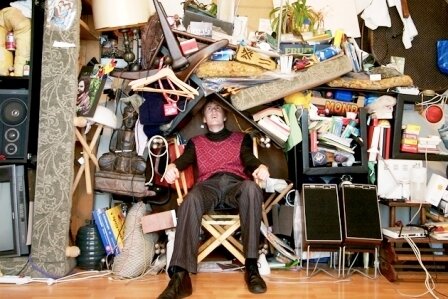 Сосед захламил квартиру