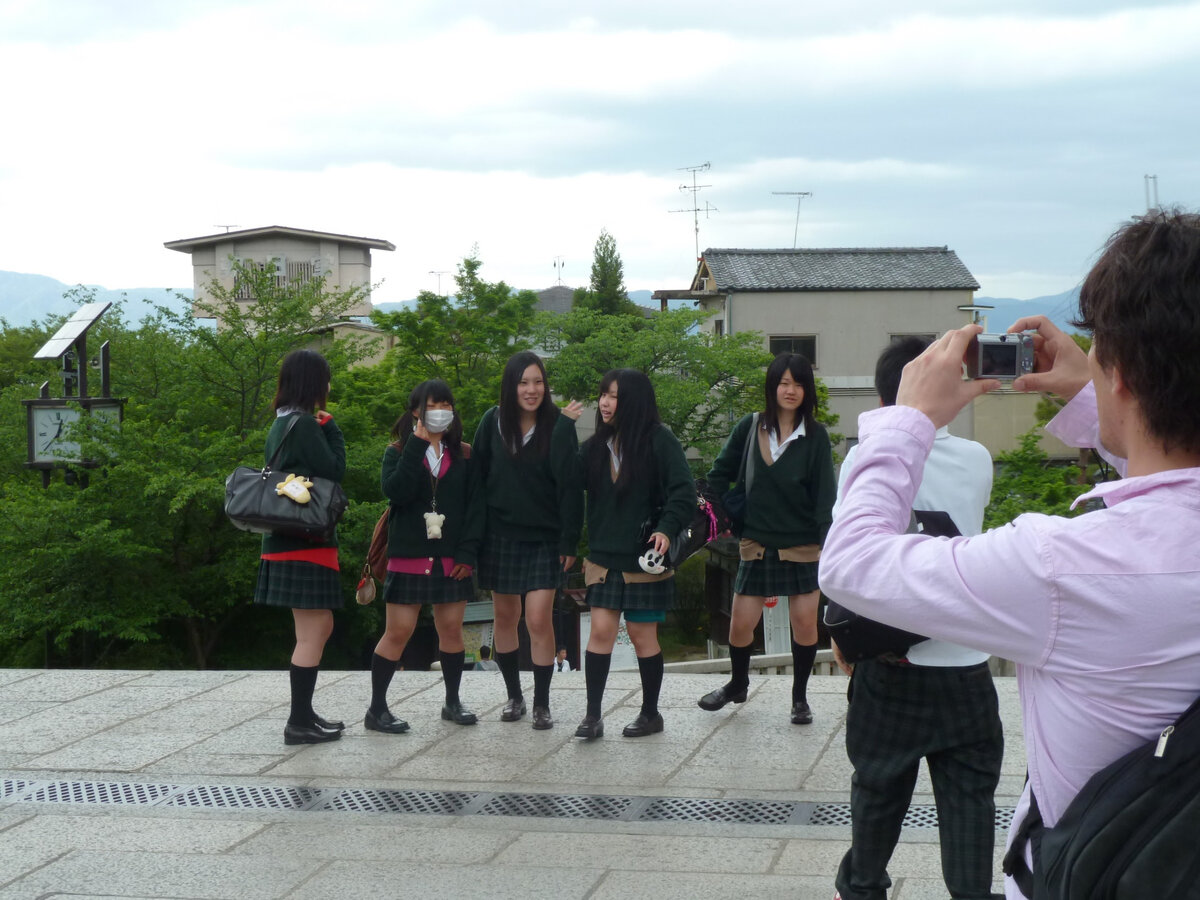 Японские школьницы