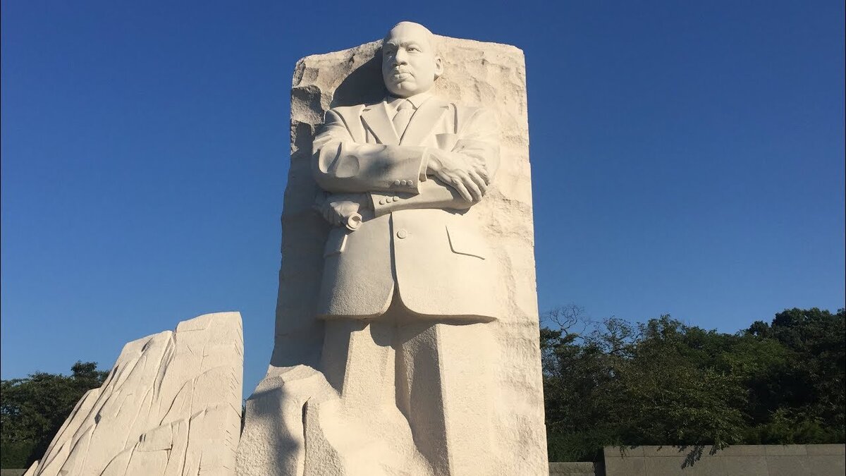Памятник Мартину Лютеру Кингу в Вашингтоне, США. Фото: youtube.com