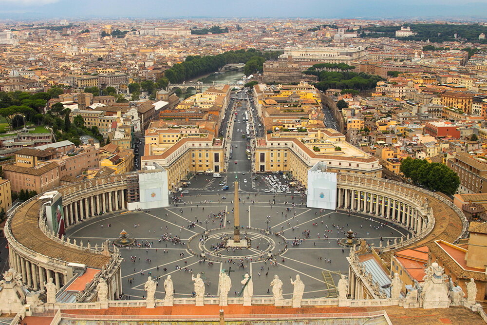 Площадь Ватикана с купола собора Святого Петра