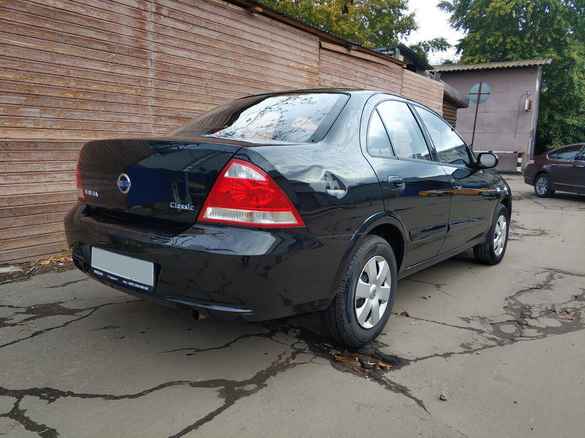 Заднее правое крыло с вмятиной