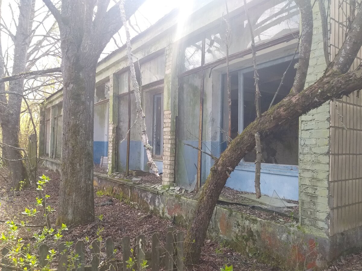 Заброшенный магазин в Чернобыле: Беларусь, Погонное