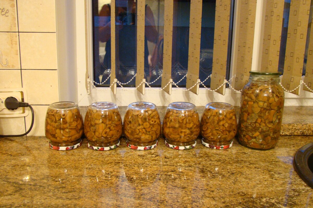 Даже солила эти кнопки.Красиво! И много с теперешних позиций..А тогда казалось - нормально.