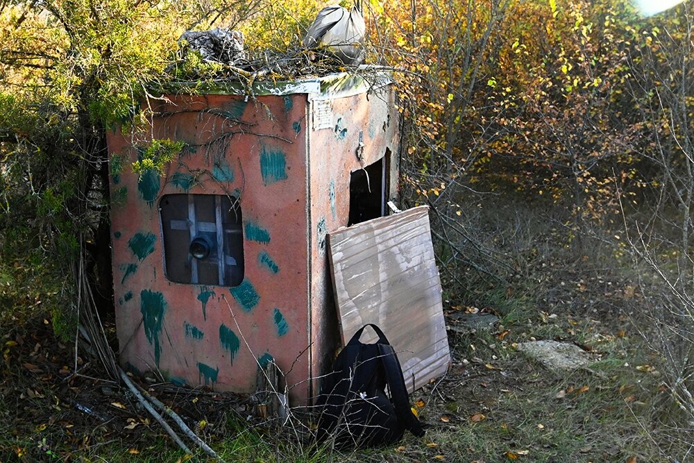 Вот так вот выглядит стационар в самом начале нового сезона.. Пострадала не только дверь, но и наружная маскировка..