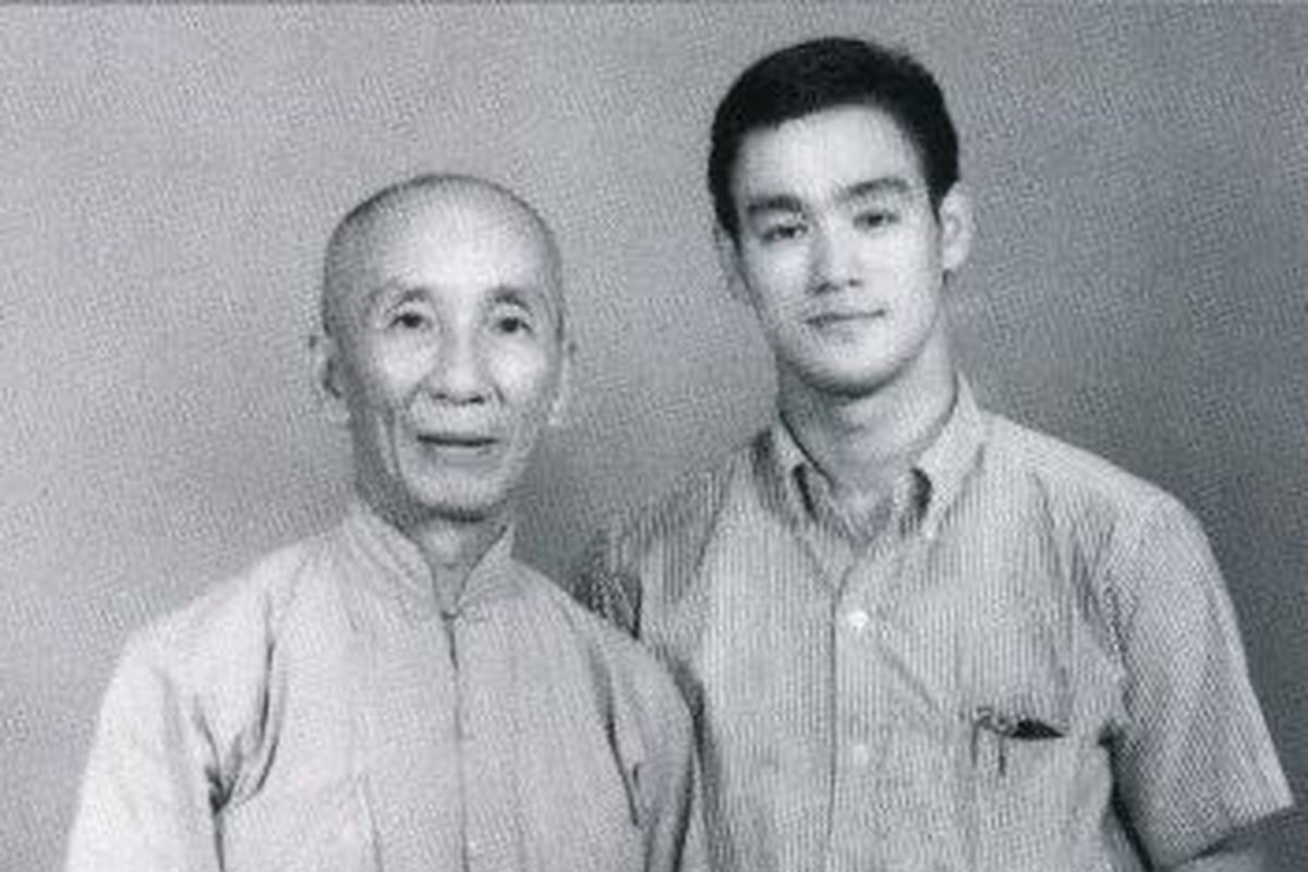 Настоящий Ип Ман с молодым Брюсом Ли. Источник фото: kungfu-wuppertal.com