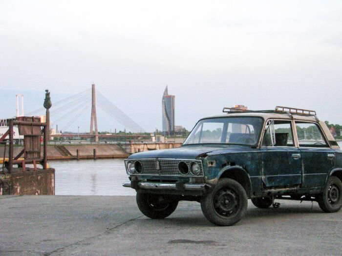 Сложно поверить, что этот ВАЗ-2103 на ходу)))